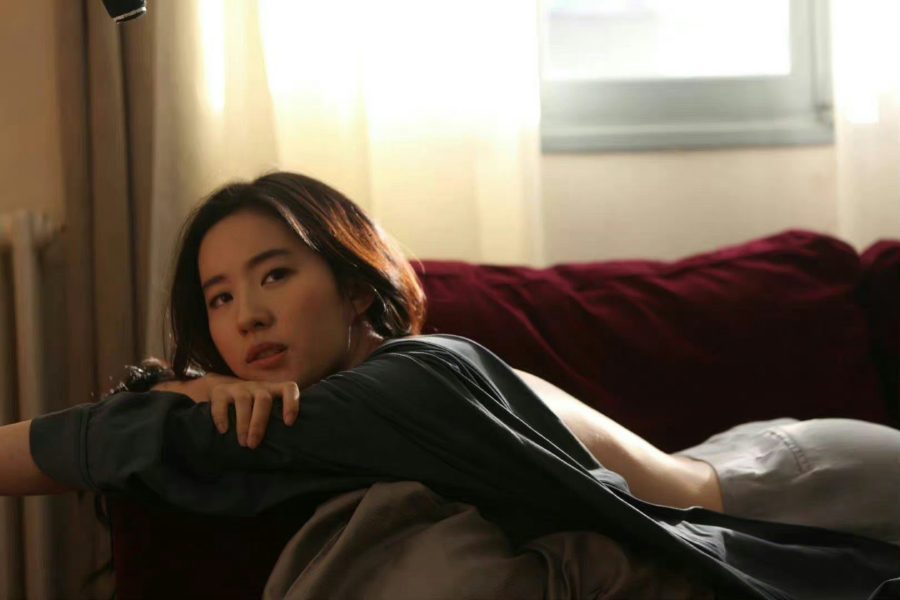 刘亦菲露背装美背图片，刘亦菲后背漂亮吗？_3