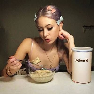 欧美精致芭比女生头像图片