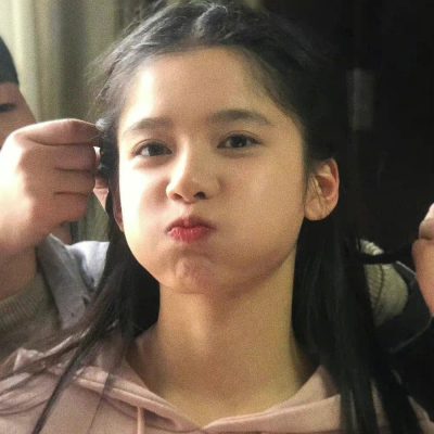 张婧仪可爱公主斩男又斩女头像