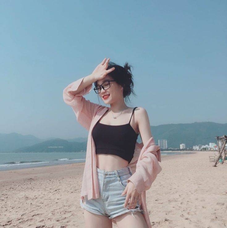 海边的女生头像ins风真人,女头ins高级质感海边照_5