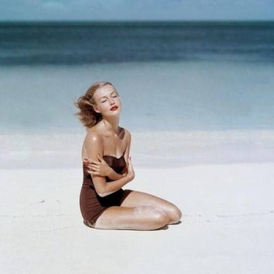 海边的女生头像ins风真人,女头ins高级质感海边照