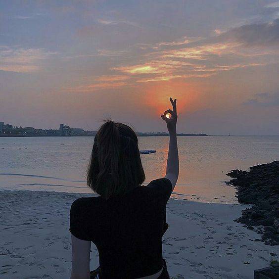 海边的女生头像ins风真人,女头ins高级质感海边照_16