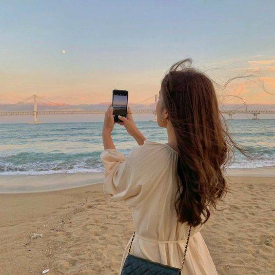 海边女生头像侧面唯美图片_1