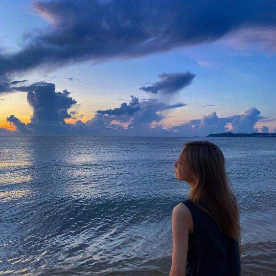 海边女生头像侧面唯美图片_3