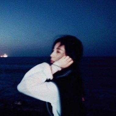 海边女生头像侧面唯美图片_19