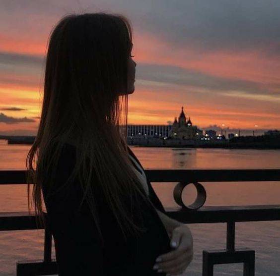 海边女生头像侧面唯美图片_18