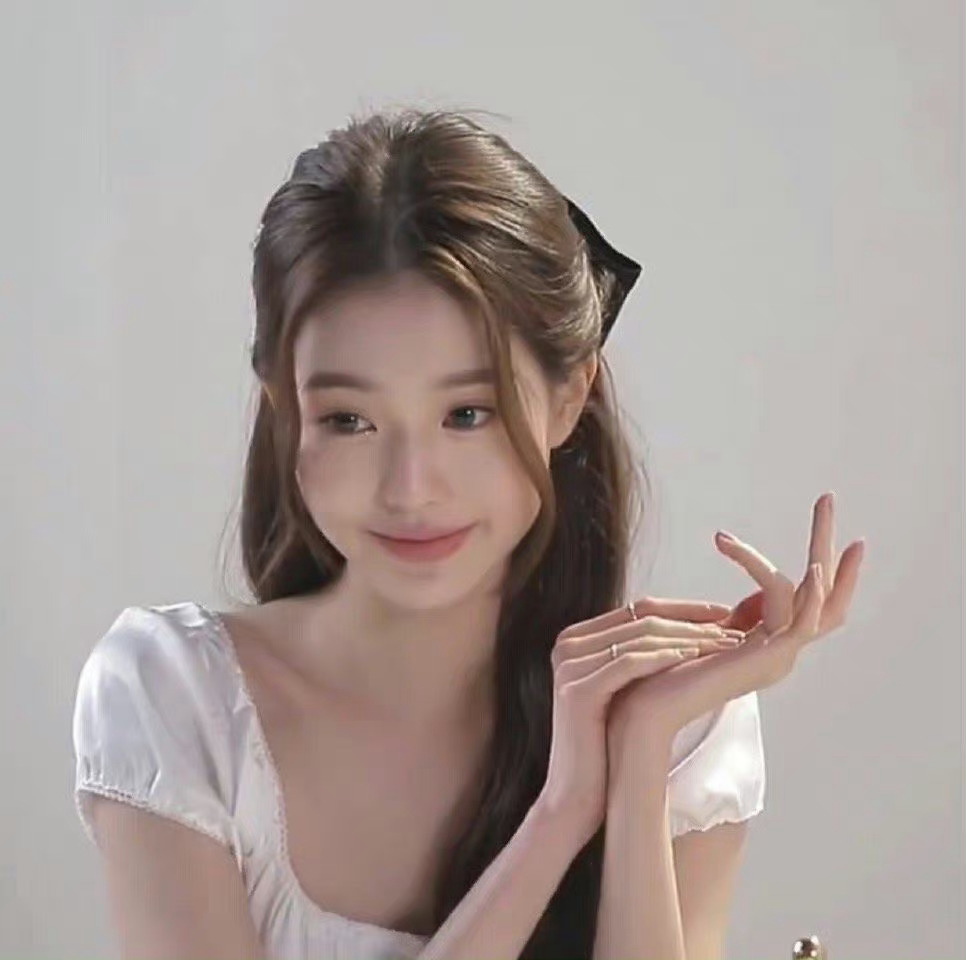 真人照片女生头像正脸照_6
