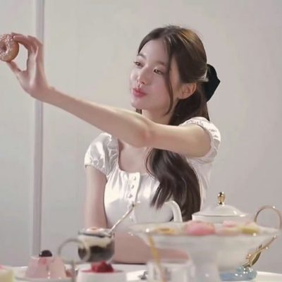张元英图片高清头像白色ins照片