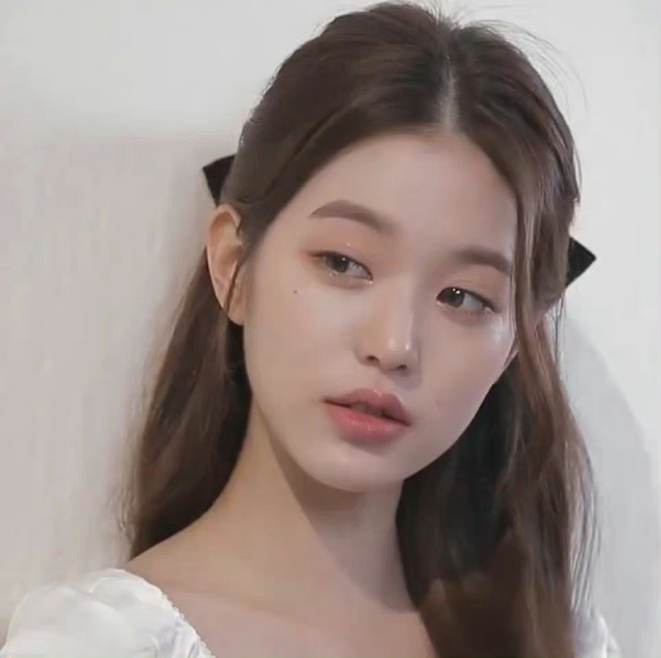 张元英图片高清头像白色ins照片_9