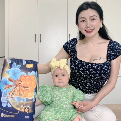 胸上纹身的宝妈美女,女孩子为什么要在胸口纹身的,胸前纹英文!