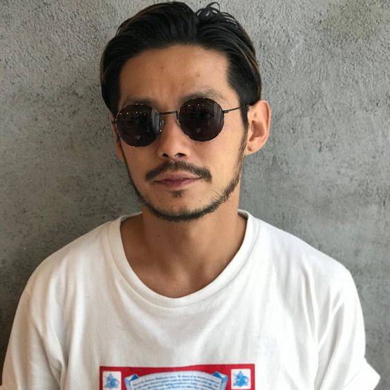 成熟大叔男人味十足微信头像图片精选_4