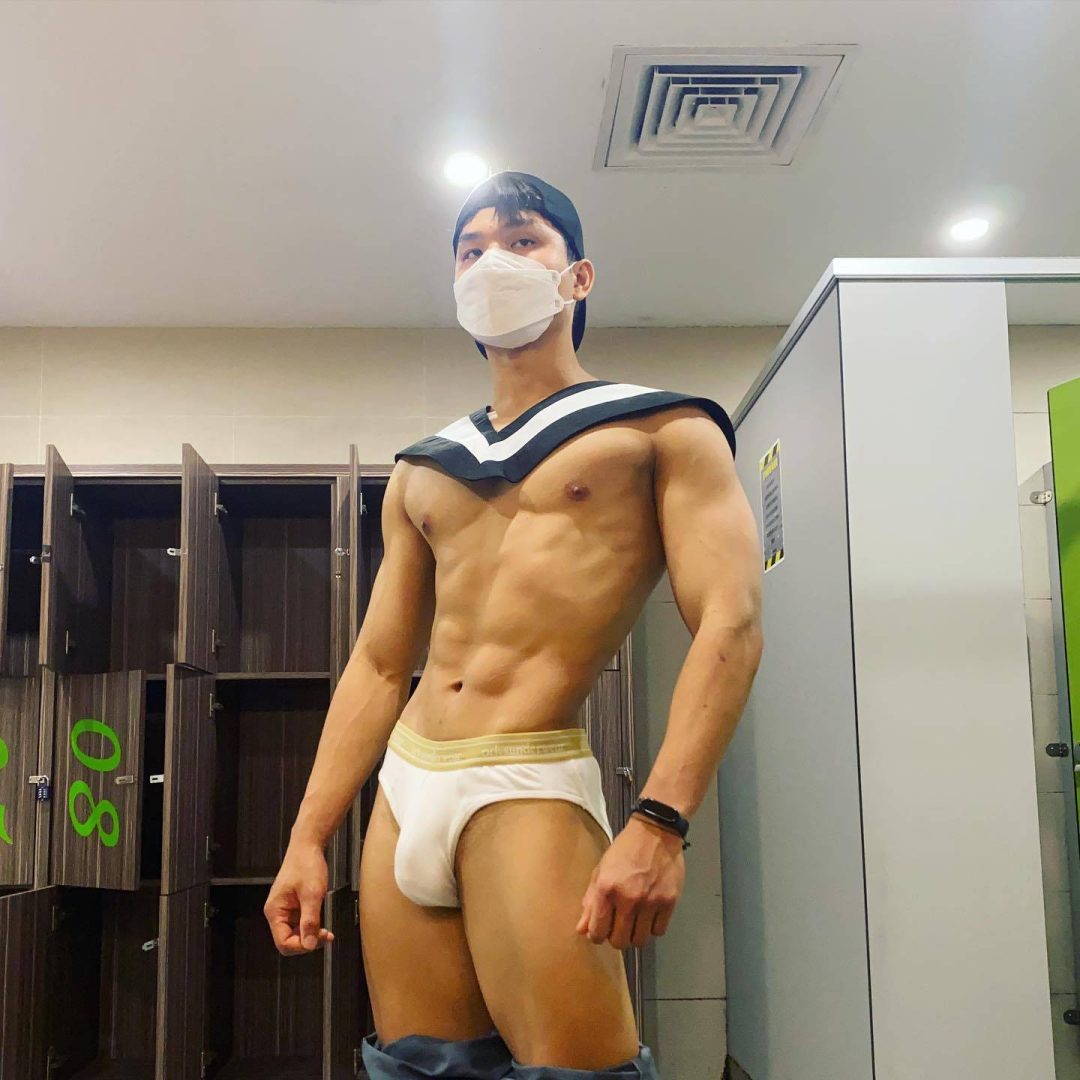 小兄弟立起来了的图片_3