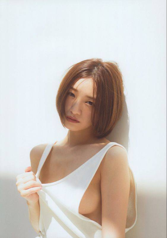 夏季短袖看见女同学乳突照片_2