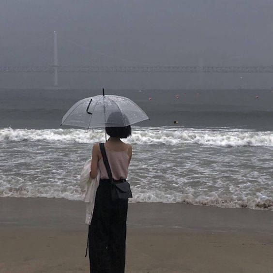 好看的真人图片背影女头像，真人背影头像女生唯美漂亮_11