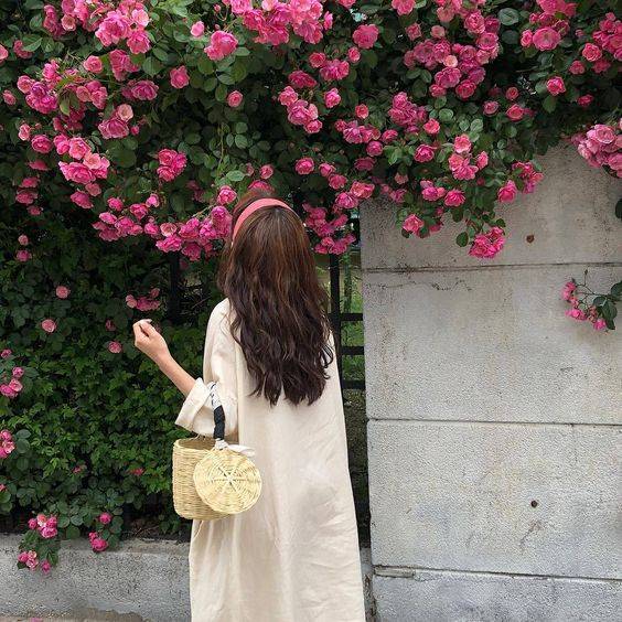 好看的真人图片背影女头像，真人背影头像女生唯美漂亮_28