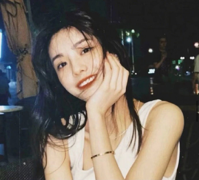 复古胶片头像女生𝙬𝙚𝙘𝙝𝙖𝙩 胶片感高清女头_17