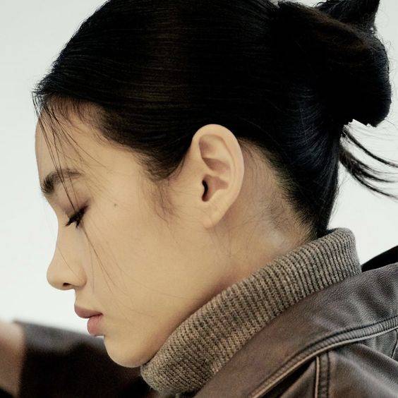成熟韵味的40岁女人头像侧面图片_9