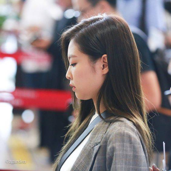 成熟韵味的40岁女人头像侧面图片_11