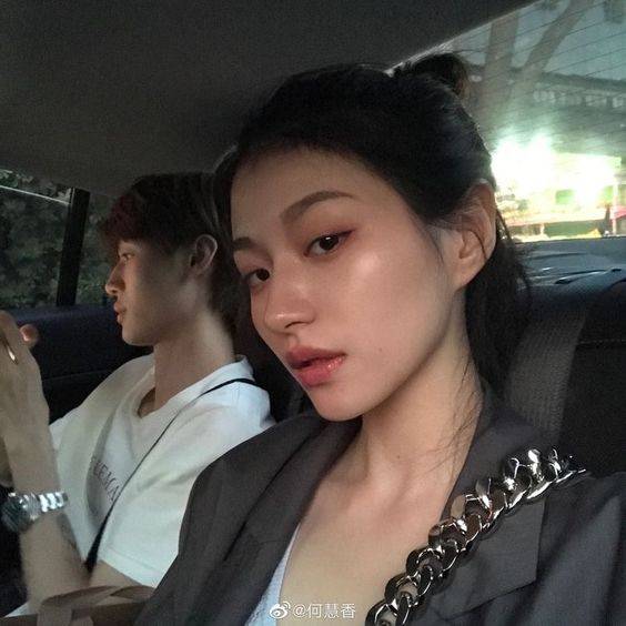 成熟韵味的40岁女人头像侧面图片_24