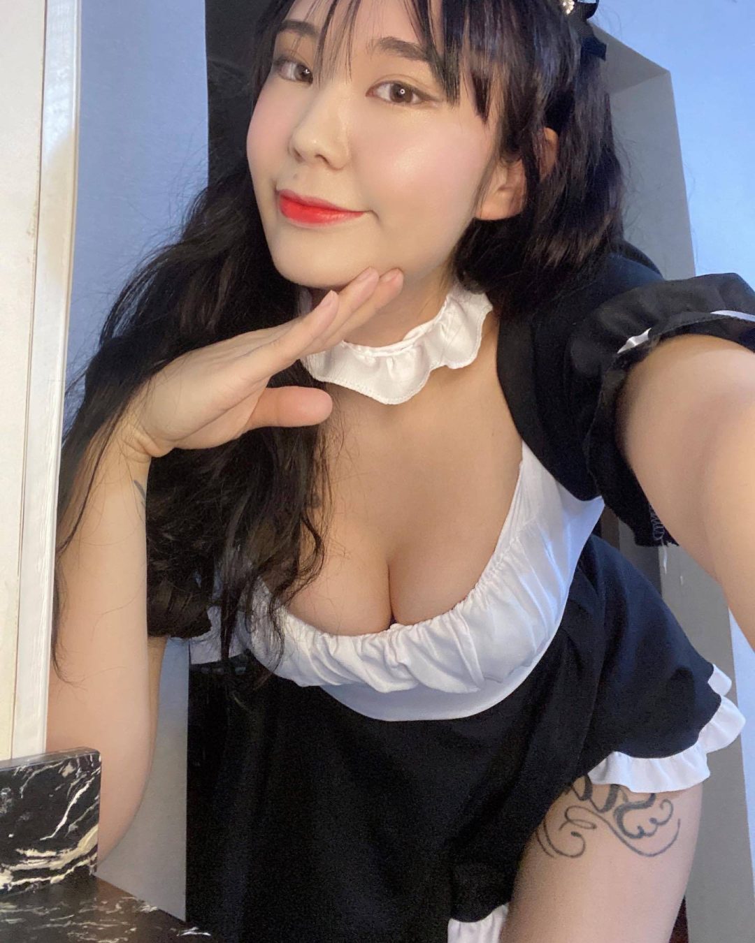 一个喜欢发自拍的女生是什么性格特点_2