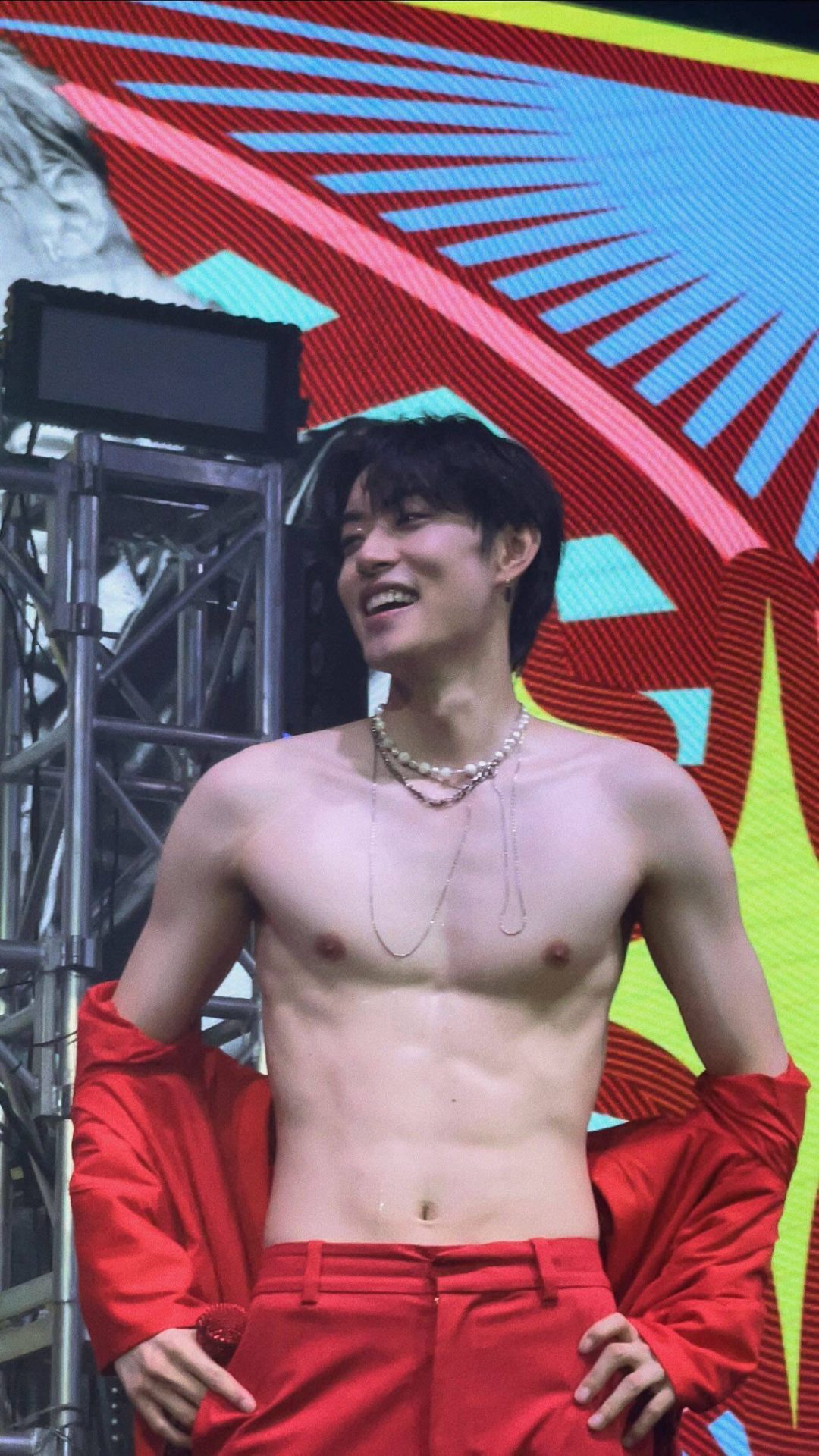 木子洋为什么叫内娱男菩萨？木子洋脱衣服光膀子腹肌胸肌肌肉照_1