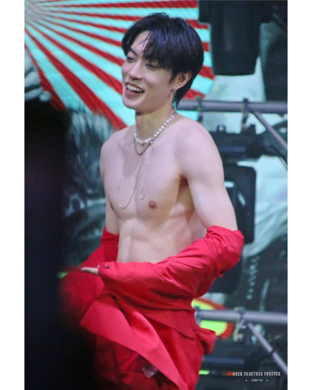 木子洋为什么叫内娱男菩萨？木子洋脱衣服光膀子腹肌胸肌肌肉照_2