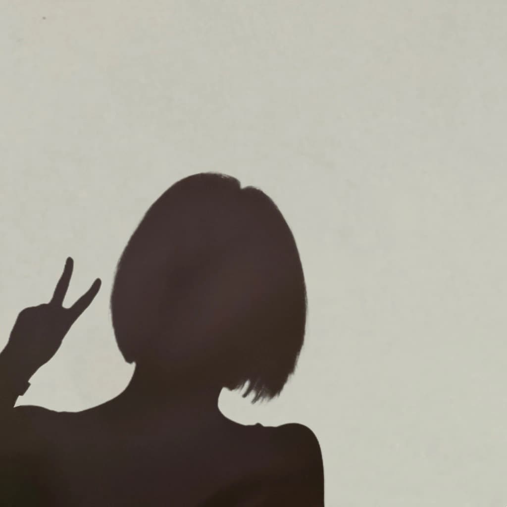 美女图片微信头像背影短发_6