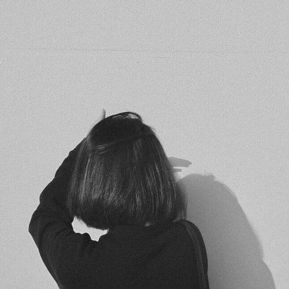 美女图片微信头像背影短发_20