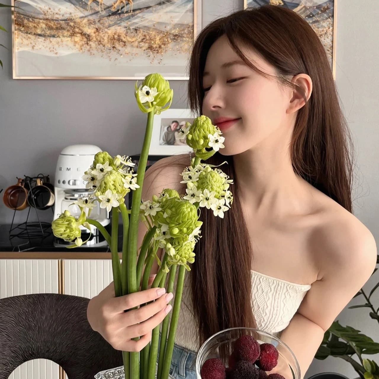宝藏女孩赵露思仙女和鲜花头像_3