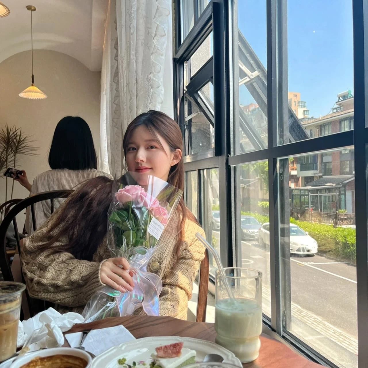 宝藏女孩赵露思仙女和鲜花头像_8