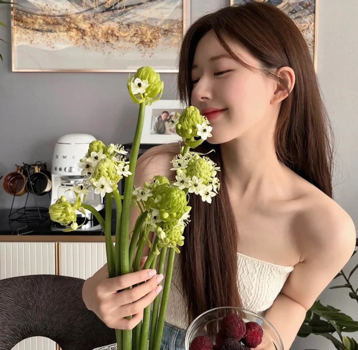 宝藏女孩赵露思仙女和鲜花头像_16