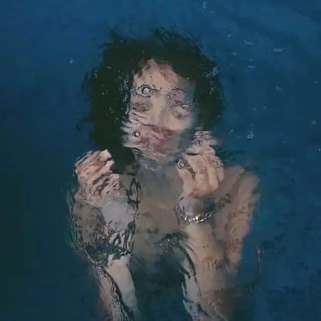 可爱搞怪ins风女头，搞怪女生头像图片_6