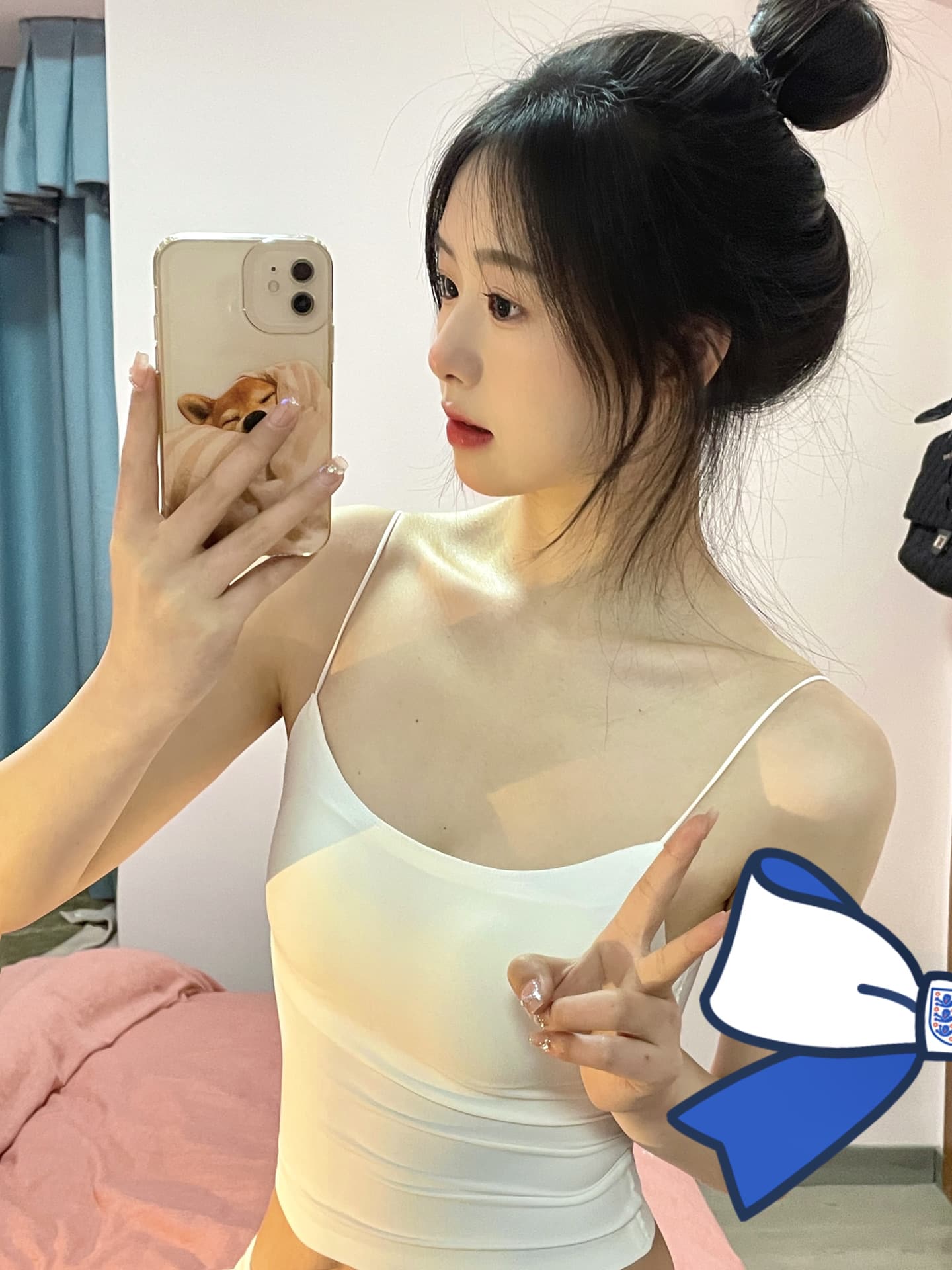 女大学生穿吊带自拍，穿了吊带老师不让我进教室_4