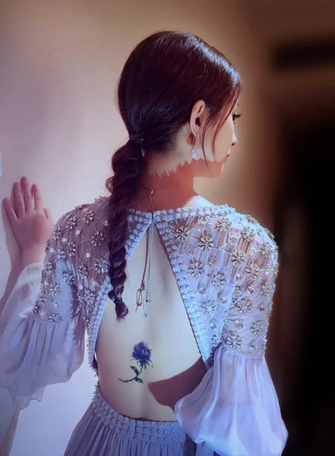 赵丽颖露背装美背图片 赵丽颖露背礼服出席芭莎派对_1