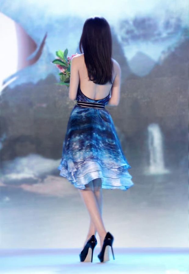 赵丽颖露背装美背图片 赵丽颖露背礼服出席芭莎派对_7