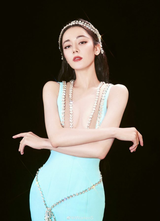Georges Hobeika 2022春夏高定 迪丽热巴 刚出水的美人鱼 大深V裙图_3