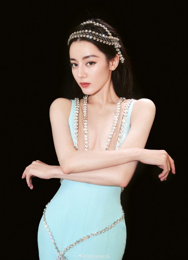 Georges Hobeika 2022春夏高定 迪丽热巴 刚出水的美人鱼 大深V裙图_2