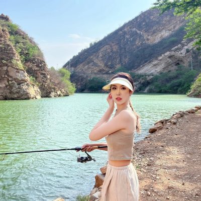 美女钓鱼佬 美女路亚钓鱼图片