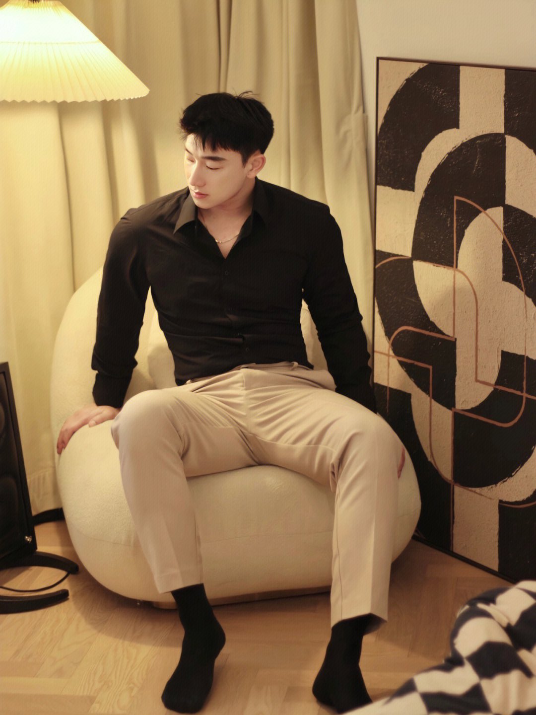 西服裤子支起了帐篷图片，拉开高高撑起的西裤帅哥_4
