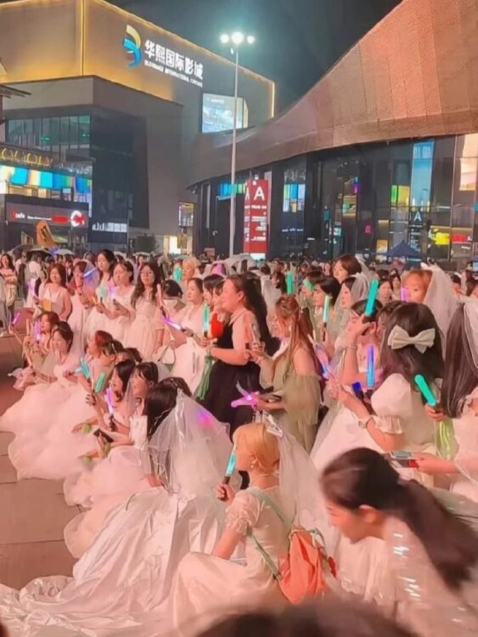 王源演唱会女生穿婚纱图是导图造谣！_2