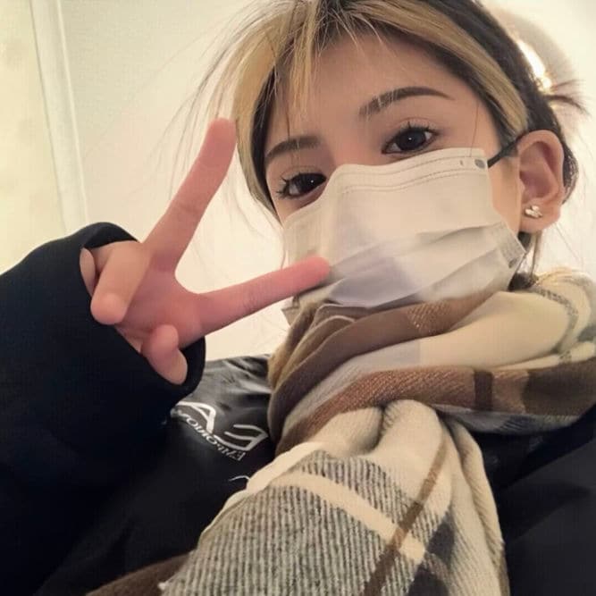 高颜值女生头像真人露脸,让男生一眼就心动的头像_20
