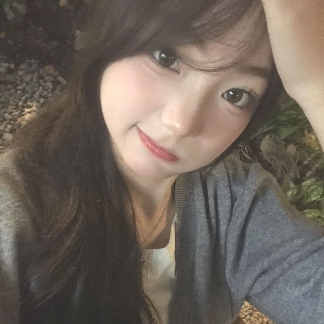 高颜值女生头像真人露脸,让男生一眼就心动的头像_25