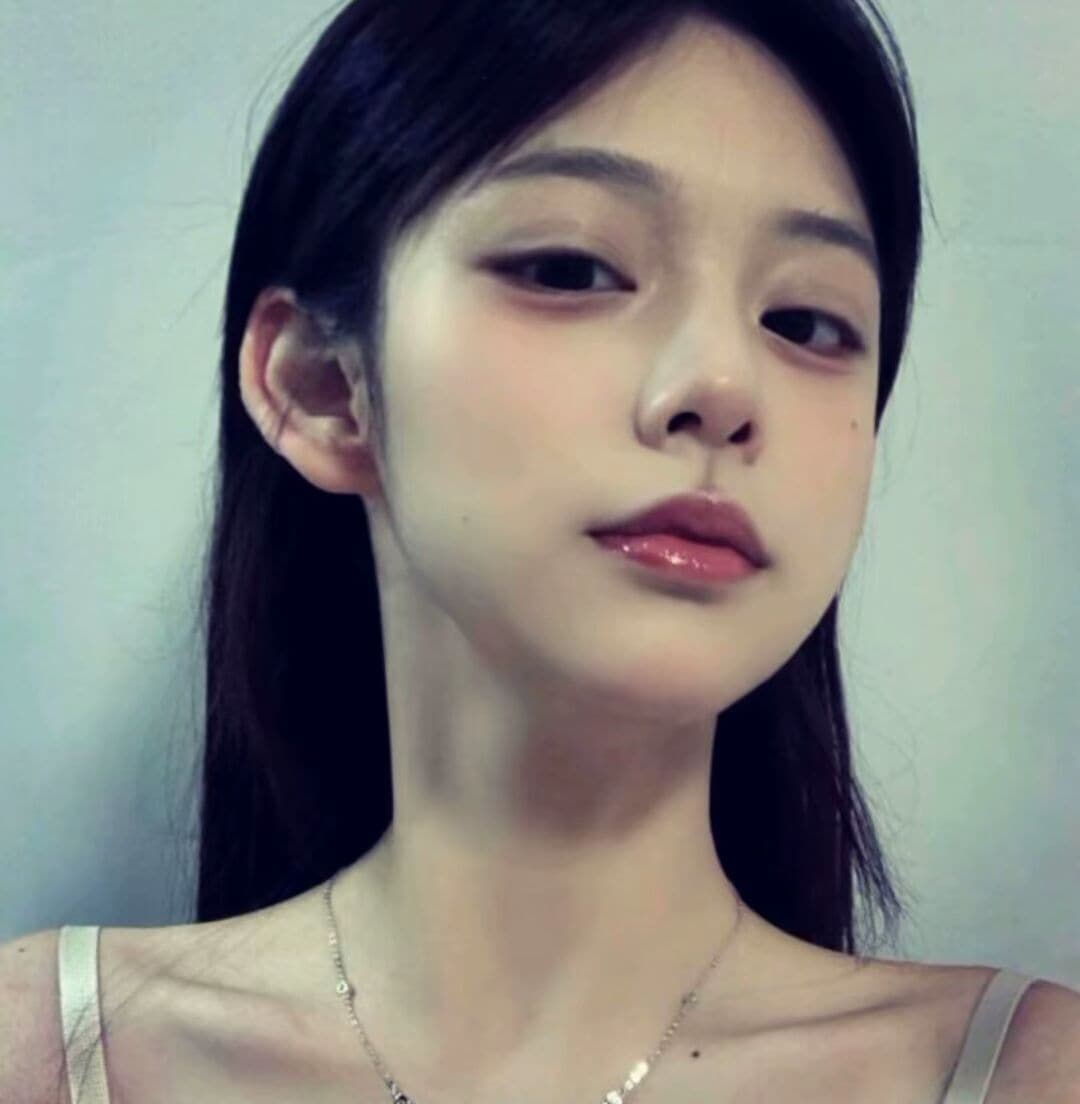 高颜值女生头像真人露脸,让男生一眼就心动的头像_26