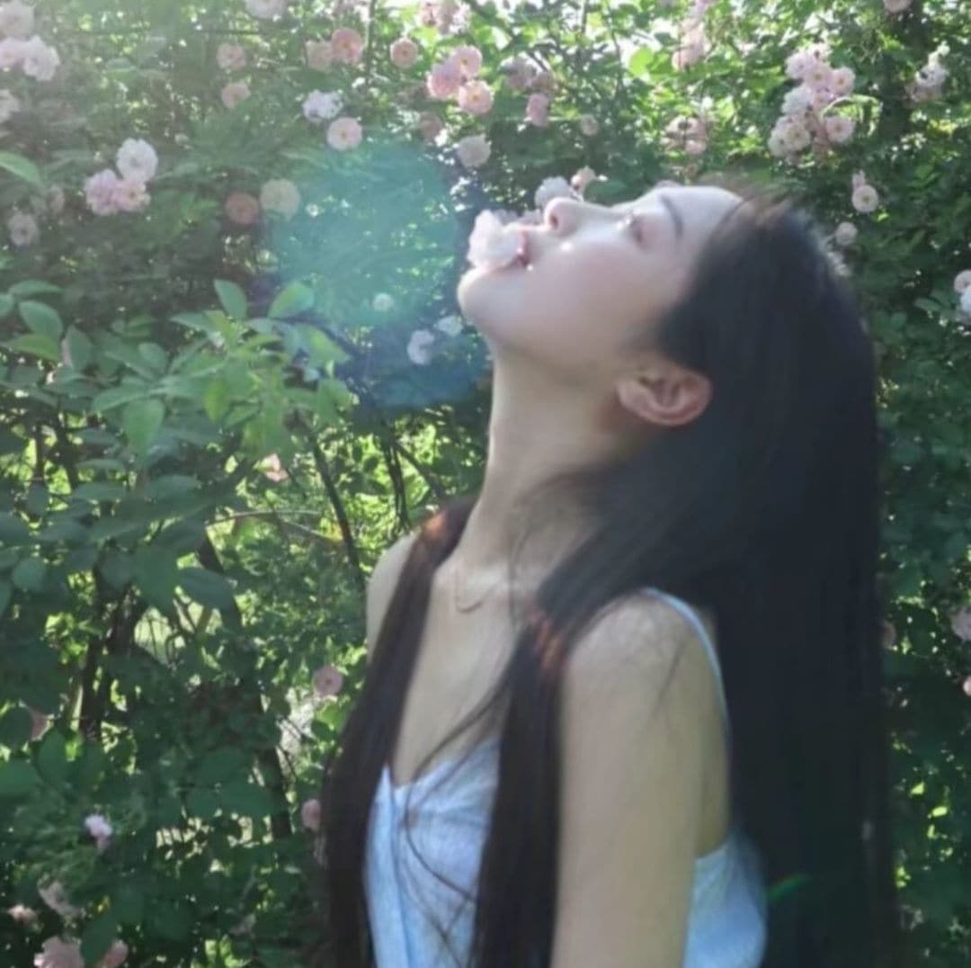 高颜值女生头像真人露脸,让男生一眼就心动的头像_34