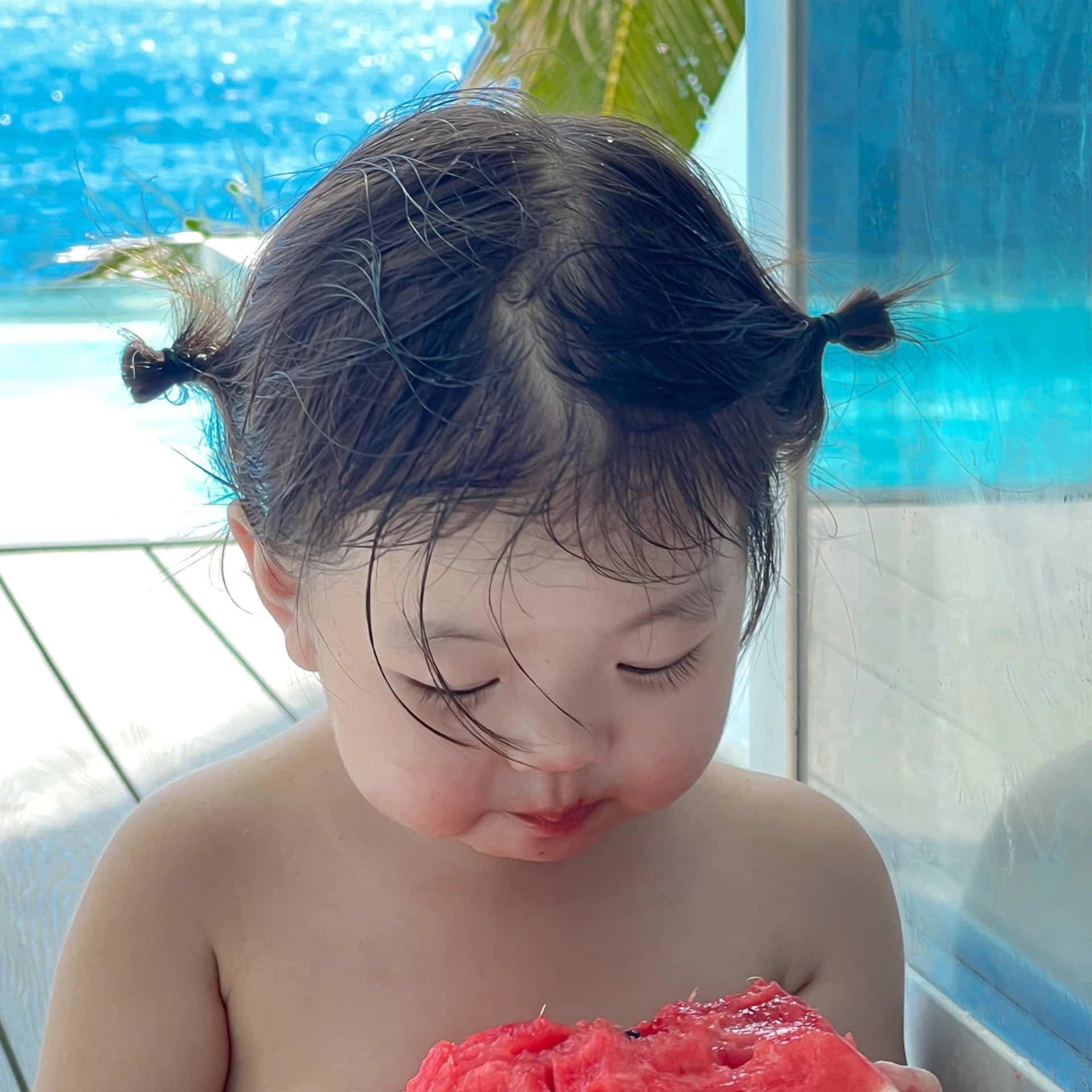 夏天萌娃吃西瓜可爱女生头像 骗你生女儿_6