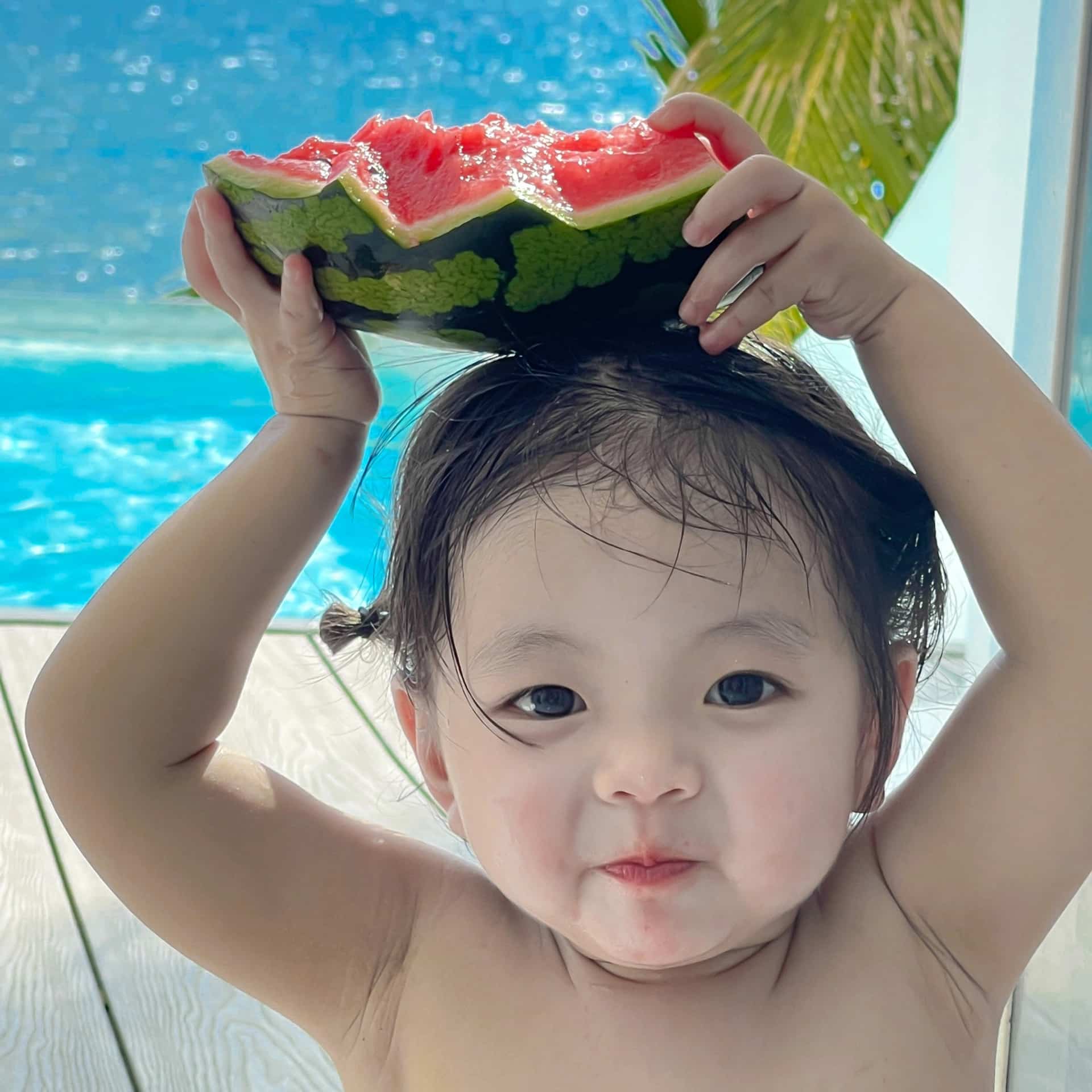 夏天萌娃吃西瓜可爱女生头像 骗你生女儿_1