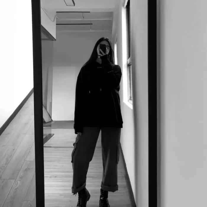 网络气质女神高颜值女生真人露脸黑白头像_1