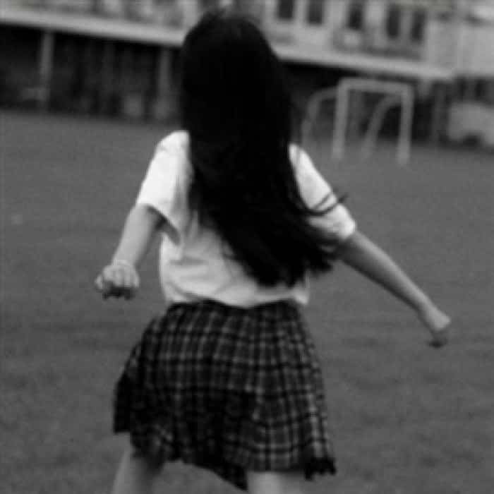 网络气质女神高颜值女生真人露脸黑白头像_2