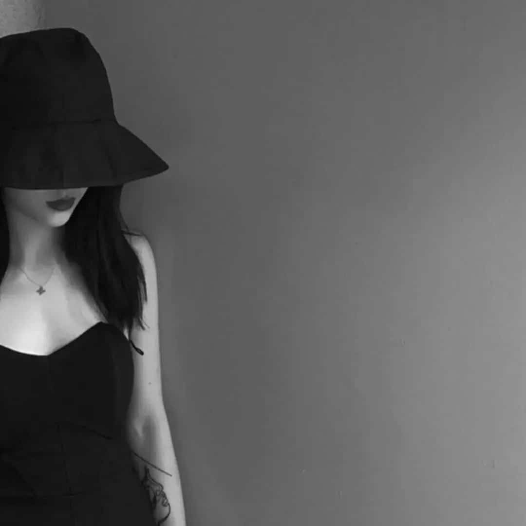 网络气质女神高颜值女生真人露脸黑白头像_9