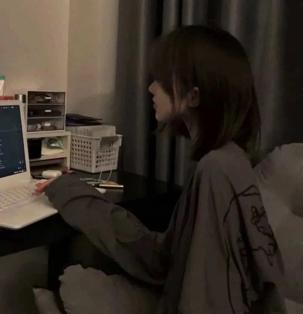 伤感暗黑系emo女生孤独感头像_3